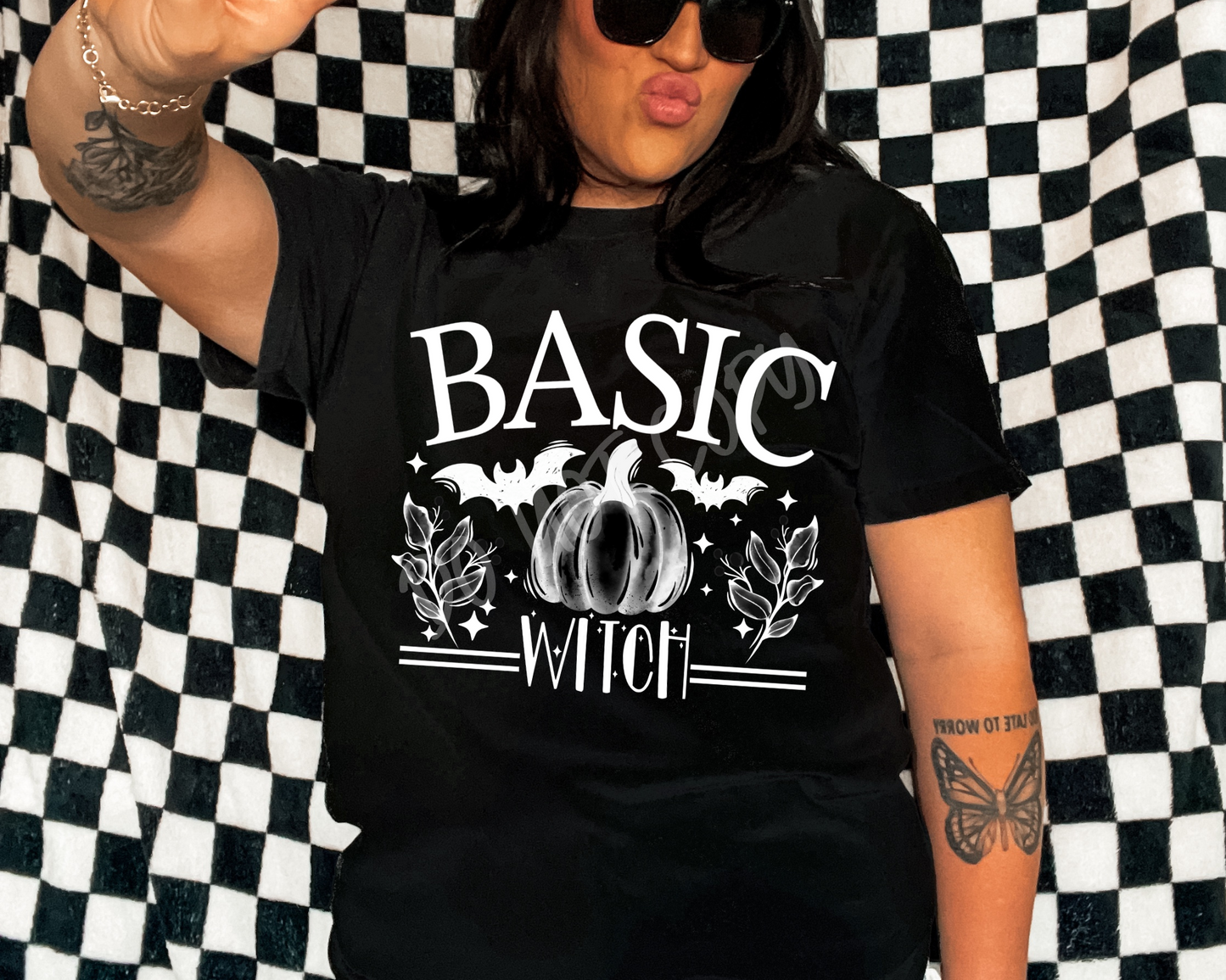 Basic Witch - Tee